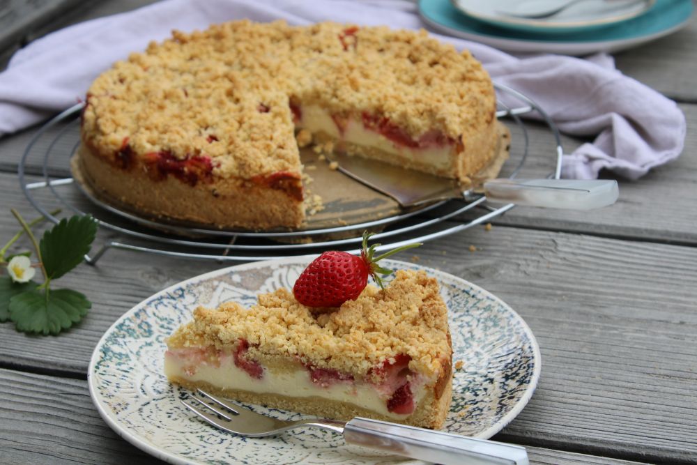 Käsekuchen mit Erdbeeren und Streuseln glutenfrei