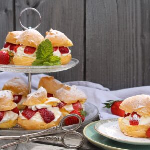 Windbeutel mit Erdbeeren glutenfrei
